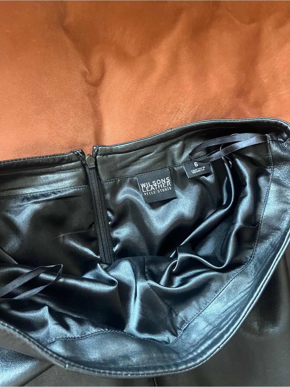 Wilson Leather genuine leather full length skirt size 6 - Picture 3 of 6